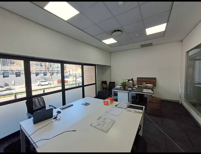 194M² OFFICE TO LET IN MELROSE ARCH